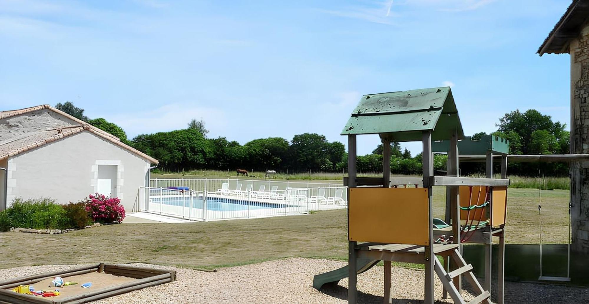 Maison Charmante A Saint-Vincent-La-Chatre Avec Piscine Partagee Екстер'єр фото